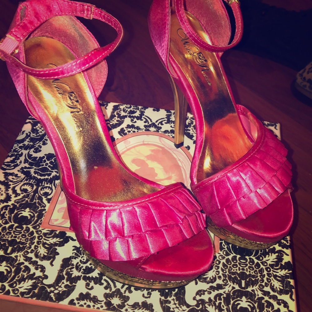 Hot pink sophisticated gold bottom heels